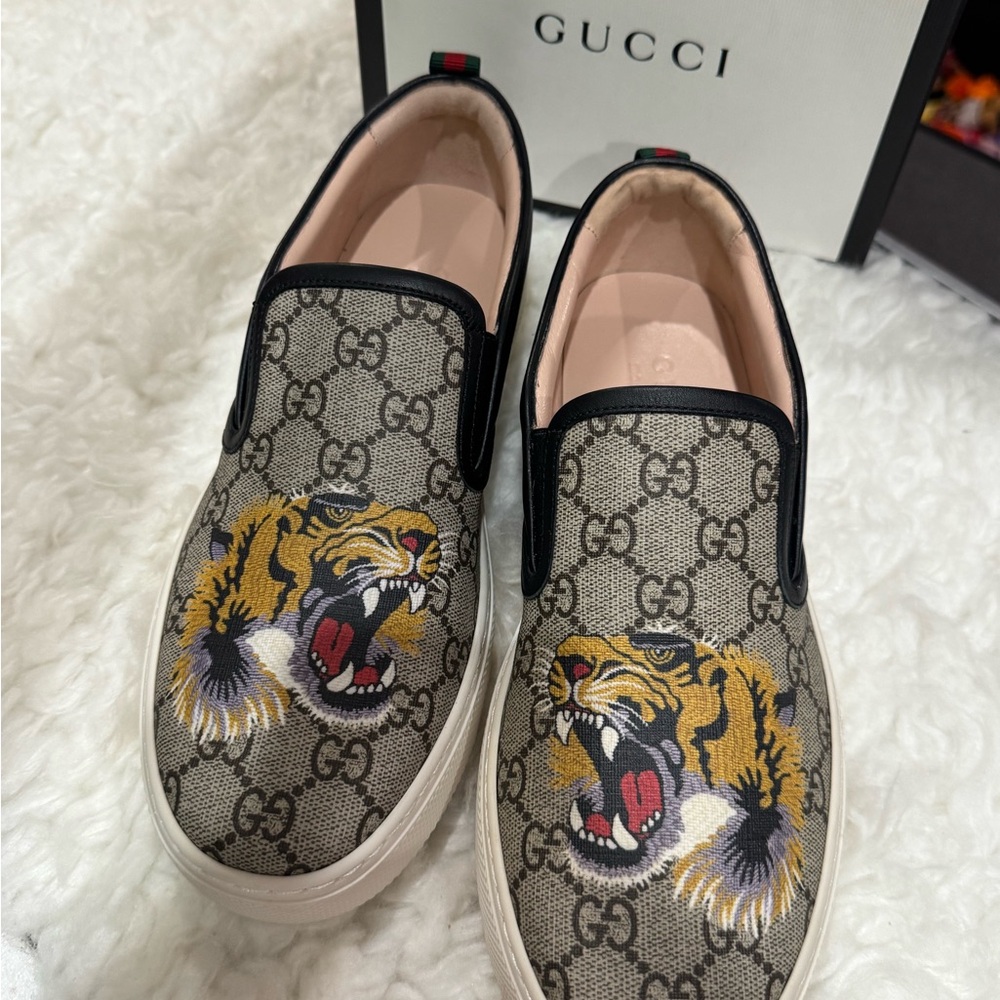 Gucci Men's Slip-On Shoes with Tiger Print